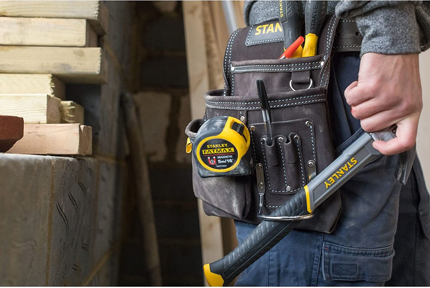 PORTAHERRAMIENTAS CLAVOS Y MARTILLO